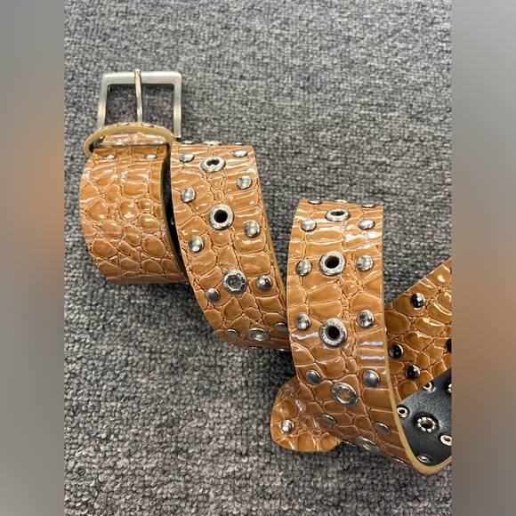 Tan Croc Embossed Studded Belt 43” Silver Grommet Western Y2K Boho Statement - Picture 4 of 9